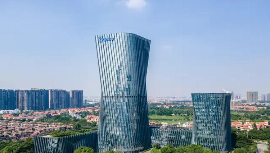 香港资料正版大全2025,南宁警方谈老师被曝性侵学生,全面解答解释落实_高级版V12.21